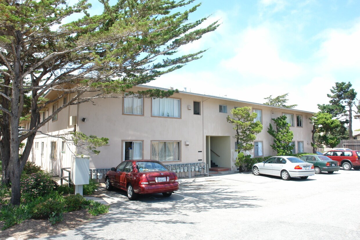Building Photo - 3100 Crescent Ave