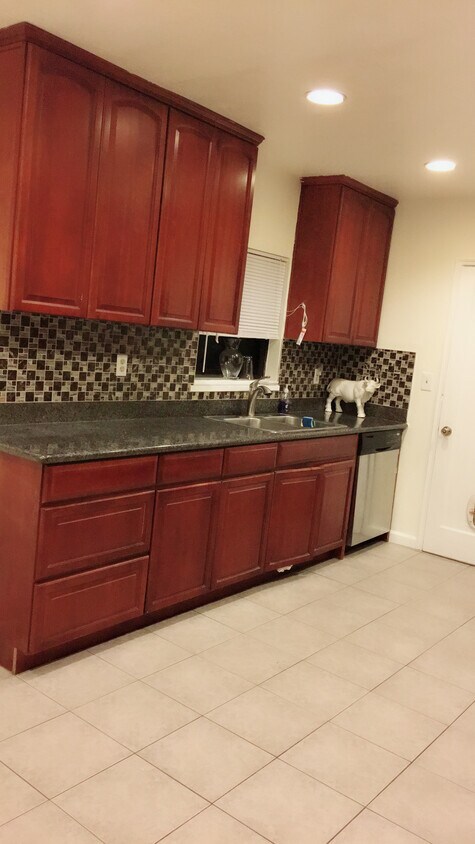 Foto del edificio - 780 Donovan Dr