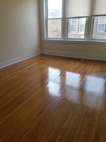 Building Photo - 2404 W 63rd St