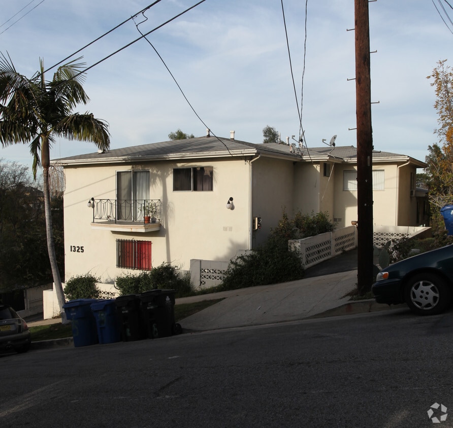 Building Photo - 1325 Qunitera St