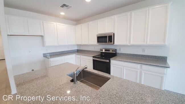 Foto del edificio - 4 br, 3 bath House - 1260 E. Jahns Dr.