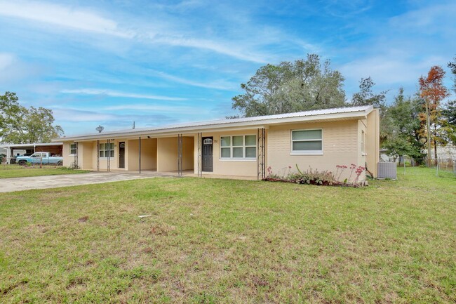 Building Photo - Charming 2/1 Cozy Duplex with a Carport Lo...