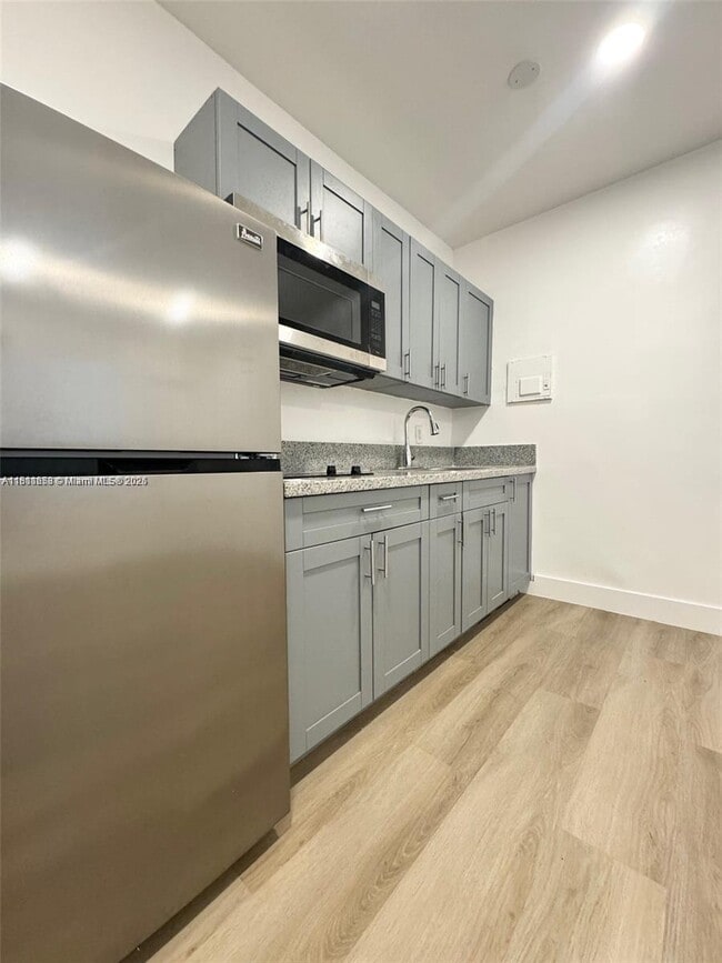 Building Photo - 5545 N Miami Ave