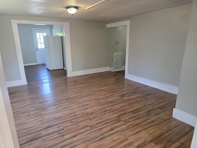 Building Photo - Cozy 3 Bedroom Home in Clarksville!