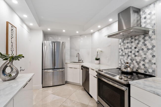 Building Photo - 2425 Presidential 902 Way