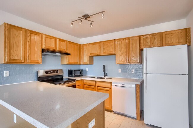 Foto del edificio - Three Bedroom Townhouse in Denver