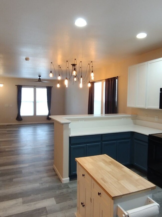 Foto del edificio - MOUNTAIN VIEWS 3br, 2.5ba Townhome End-Uni...