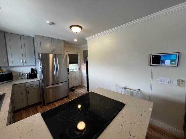 Photo - 1552 Monte St Apartment