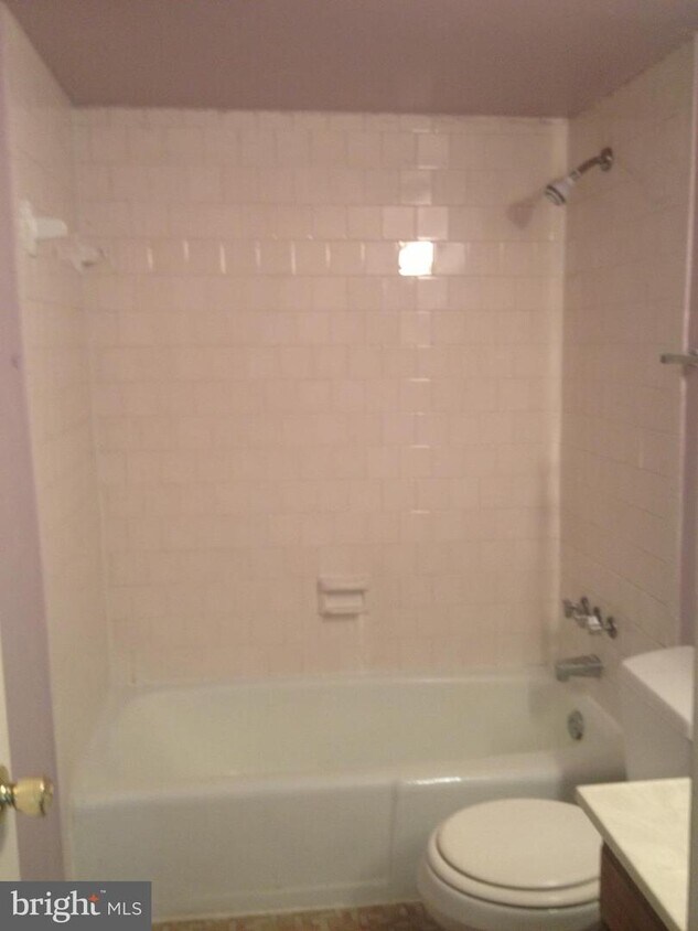 Primary Photo - 750 Quince Orchard Blvd