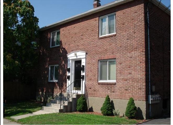 Primary Photo - 8 Brock St