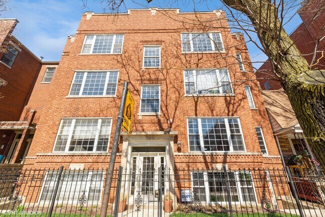 Foto del edificio - 1958 W Foster Ave