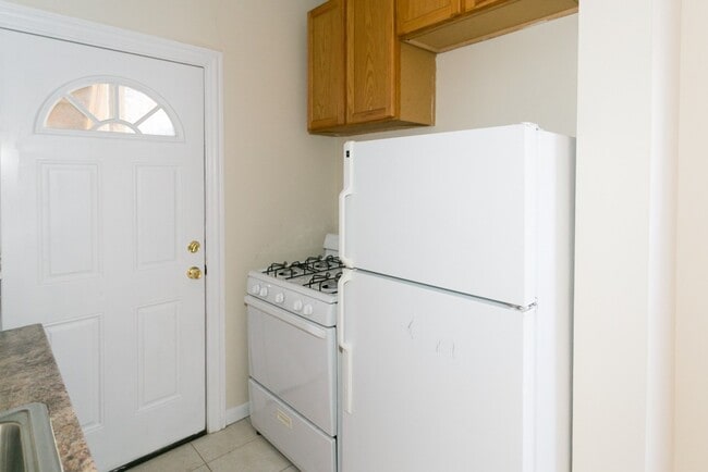 Foto del edificio - 629 W Barry Ave