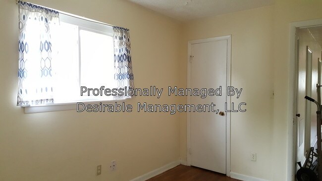 Foto del edificio - 326 Pine Ave