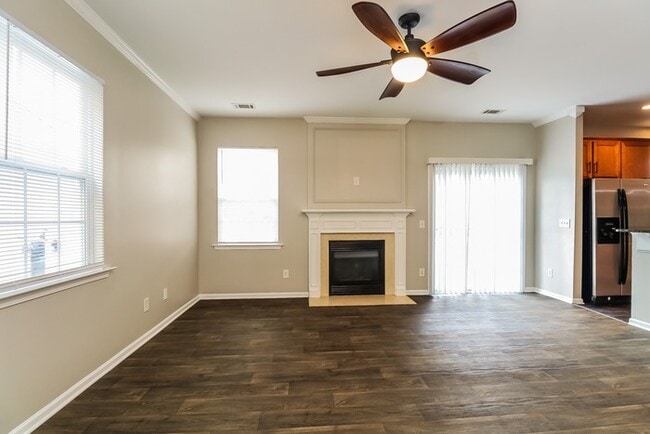 Building Photo - Modern 4 Bedroom in Charlotte