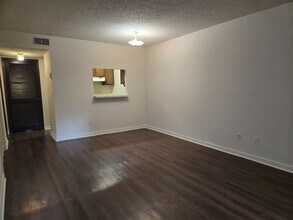 Building Photo - 297 Yelton Ct