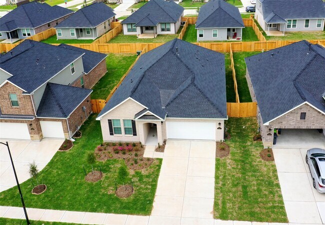 Building Photo - 31314 Whitfield Ct