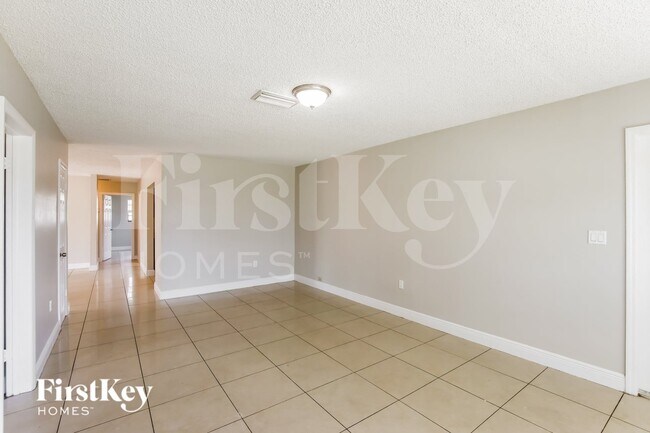 Building Photo - 960 N 73rd Way