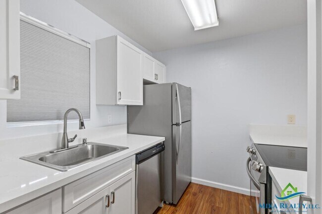 Building Photo - 92-1136 Hame St