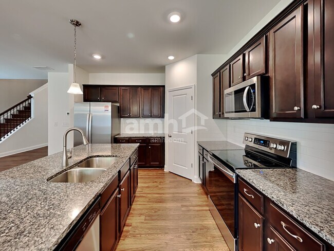 Foto del edificio - 5130 Franks Creek Way