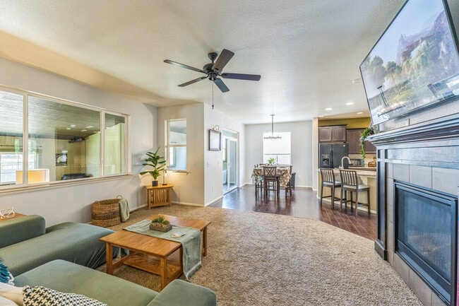 Building Photo - 5153 Chicory Cir