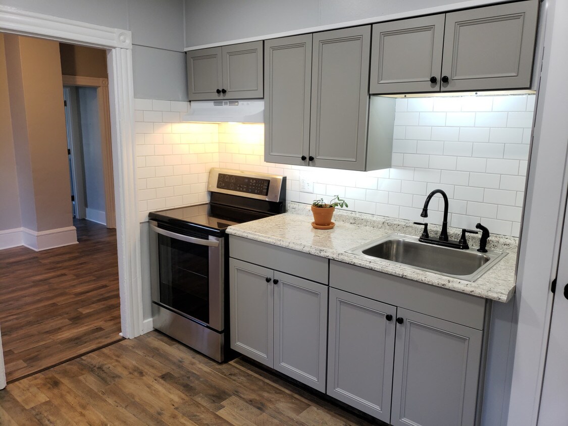 121 Ridgeway St, East Stroudsburg, PA 18301 Condo for Rent in East
