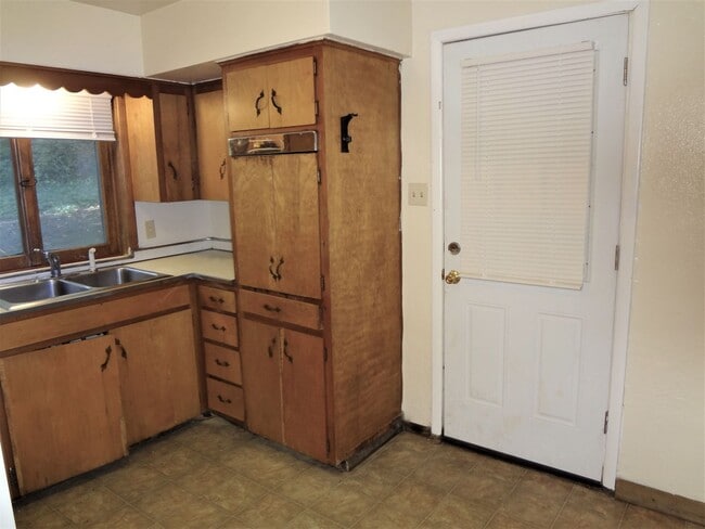 Building Photo - 400 Mimosa Ct