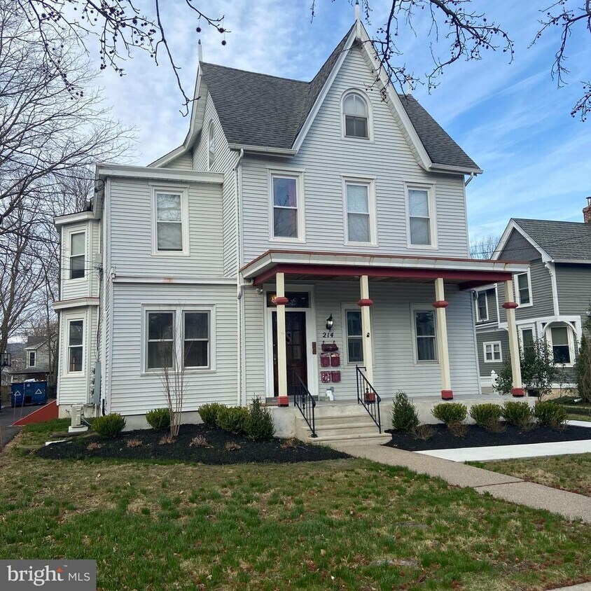 Foto principal - 214 Chestnut St