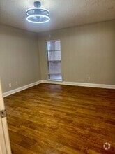 Building Photo - 210 Pelham Rd