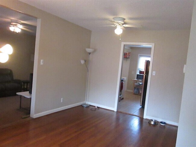 Foto del edificio - 1126 Bay Oaks Rd