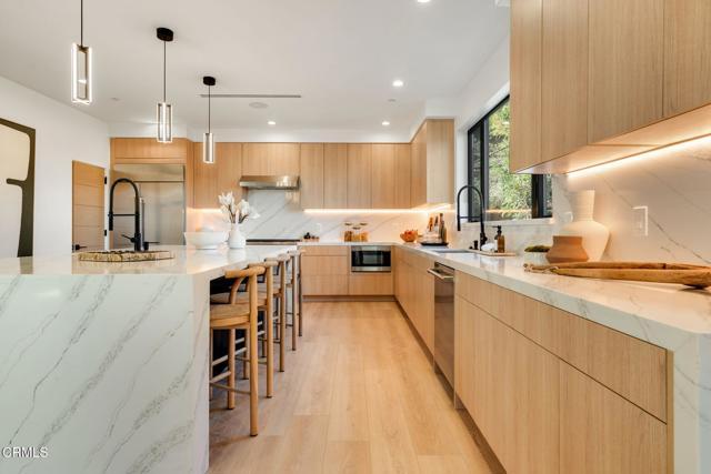 Building Photo - 708 Skyview Terrace