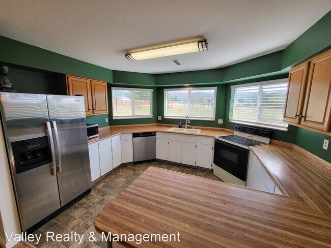 Building Photo - 3 br, 2 bath House - 5455 Salk Rd