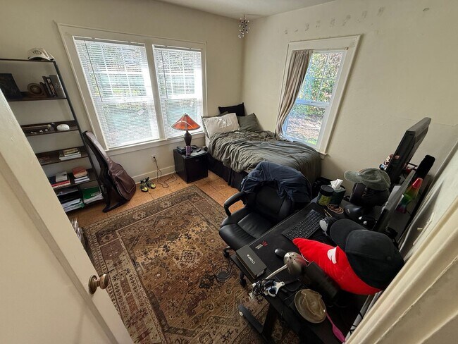 Foto del edificio - 7 bedroom 3.5 bath Game Room