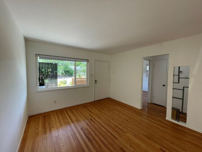 Foto del edificio - 4281 65th St
