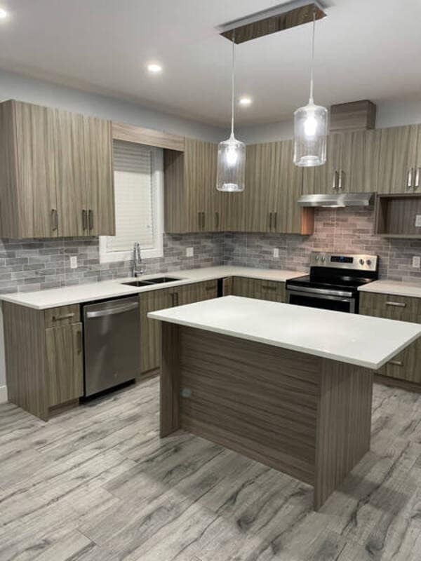 Photo du bâtiment - 1025 Stockwell Ave