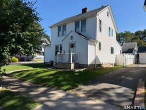 Building Photo - 15 Overland Ave