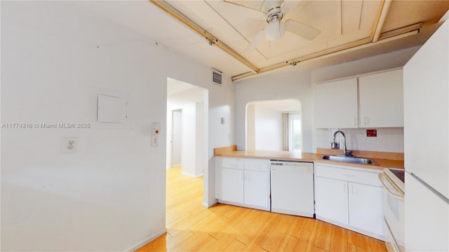 Photo - 1780 NE 191st St Apartment