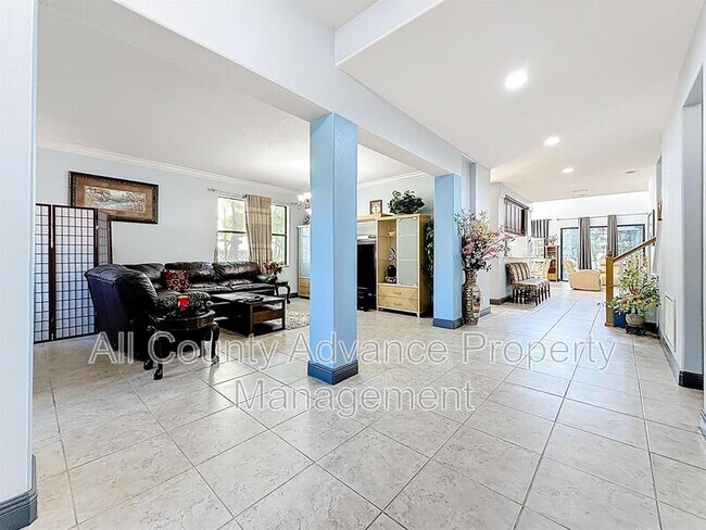 Foto del edificio - 2679 Lakebreeze Ln