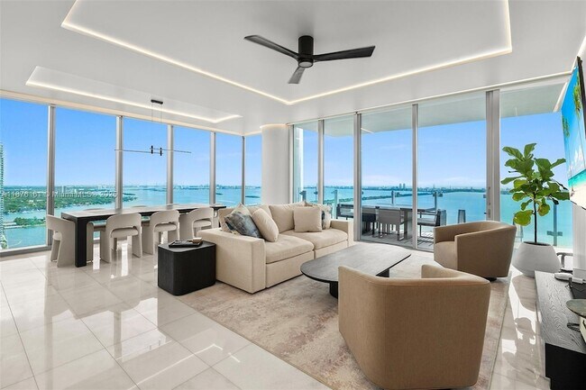 Foto del edificio - 700 NE 26th Terrace