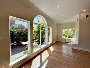 Building Photo - 1323 Rosewood St