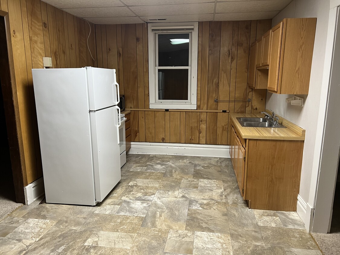 Primary Photo - 711 Parke Ave