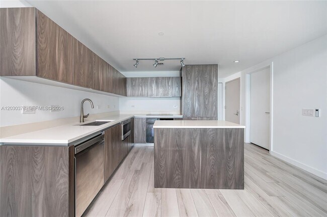 Foto del edificio - 3131 NE 7th Ave