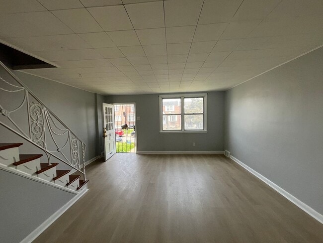 Foto del edificio - 6323 Crafton St