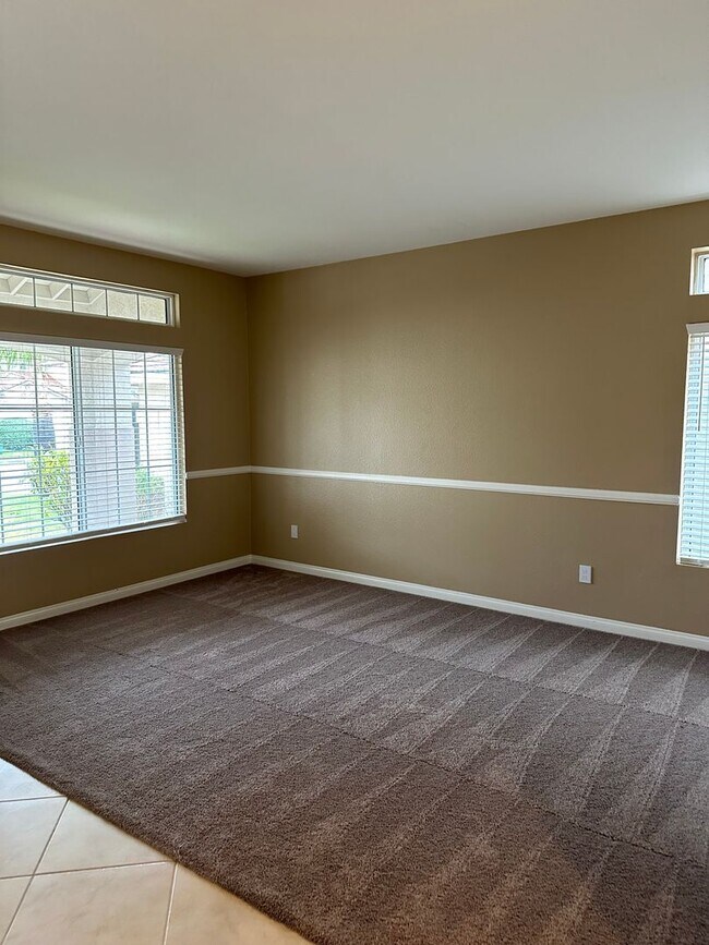 Building Photo - Two Story 3bed/2.25 bath home in Redhawk T...