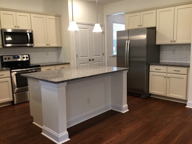 Foto del edificio - 5306 Dayan Drive