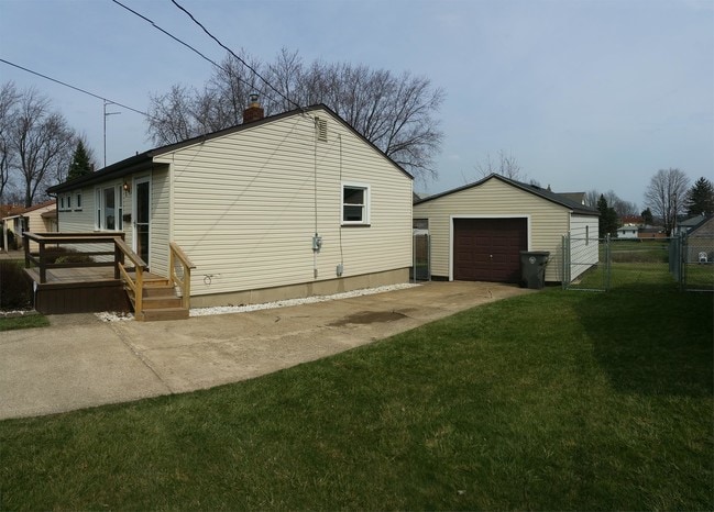Building Photo - 523 N Brockway Ave
