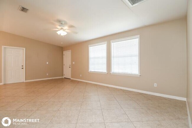 Foto del edificio - 721 NW Douglas Cir, Cape Coral, FL 33993