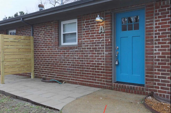 Building Photo - 2226 Foster Ave