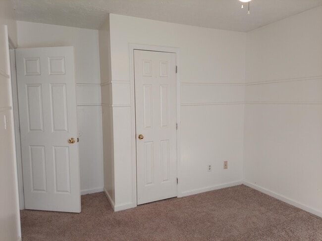 Building Photo - 2604 Woodhill Dr