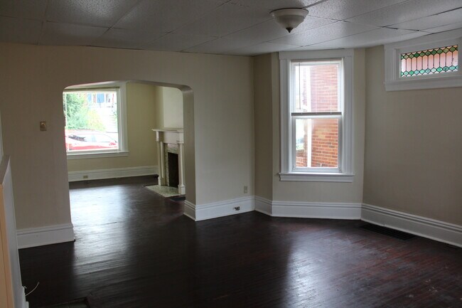 Building Photo - 1422 Beechview Ave