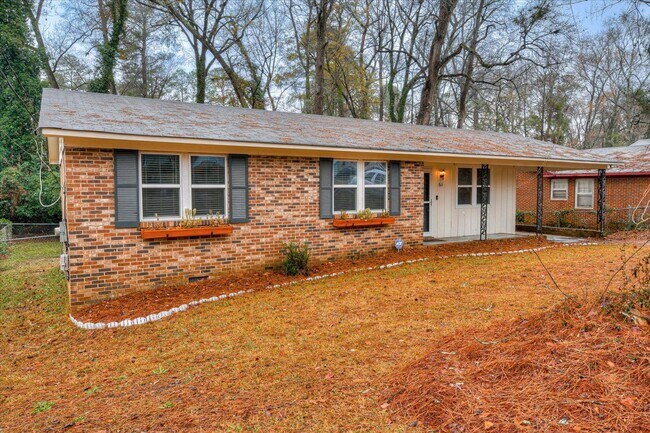 Building Photo - West Augusta Charm